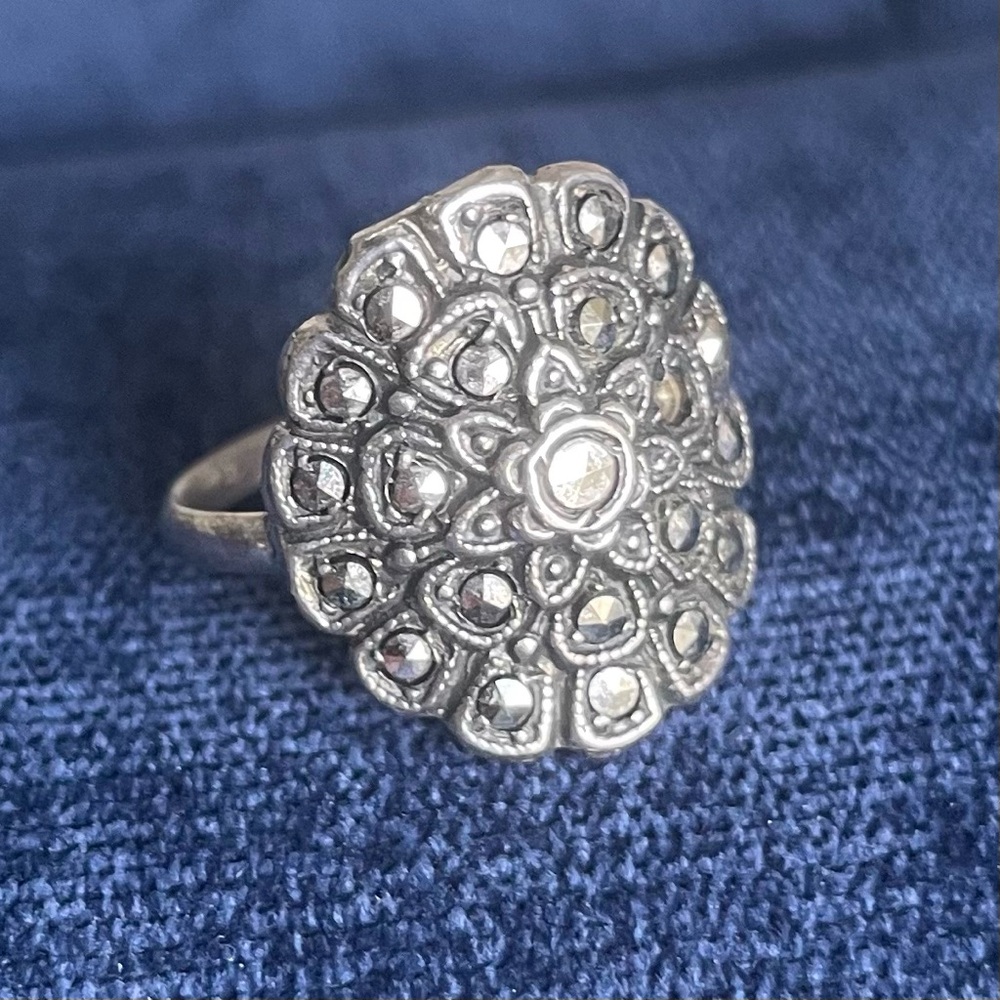 Vintage Rhinestone Ring-size 7